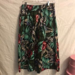 Hawaiian floral long shorts / wide leg